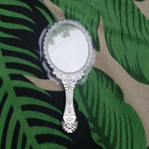 Hand Held Vanity Mirror - Picture 2 of 5